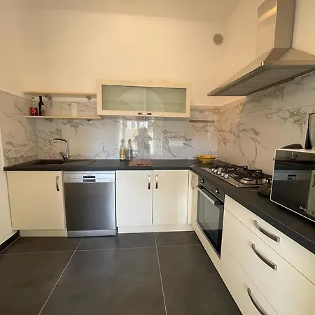 Floramarine Apartment *